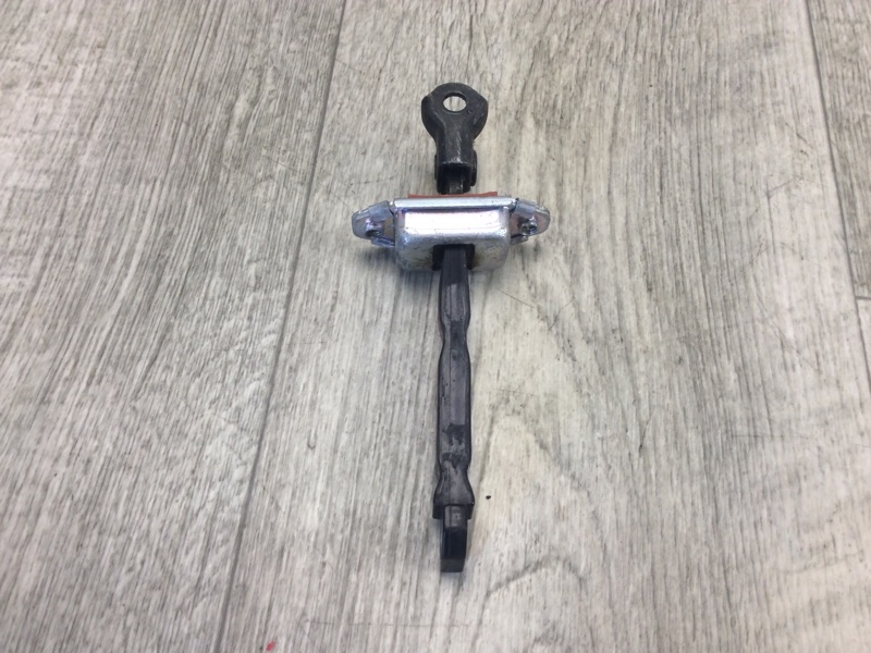 Ограничитель двери передний левый FORTE/CERATO TD 08-13 2011 TD 2.0 G4KD Ограничитель двери передний левый FORTE/CERATO TD 08-13 2011 TD 2.0 G4KD