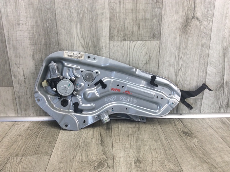Стеклоподъемник задний правый KIA FORTE/CERATO TD 08-13 2011 TD 2.0 G4KD 834021M110 Б/У