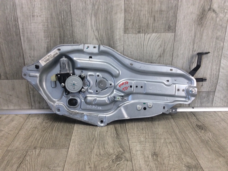 Стеклоподъемник передний правый KIA FORTE/CERATO TD 08-13 2011 TD 2.0 G4KD 824021M010 Б/У