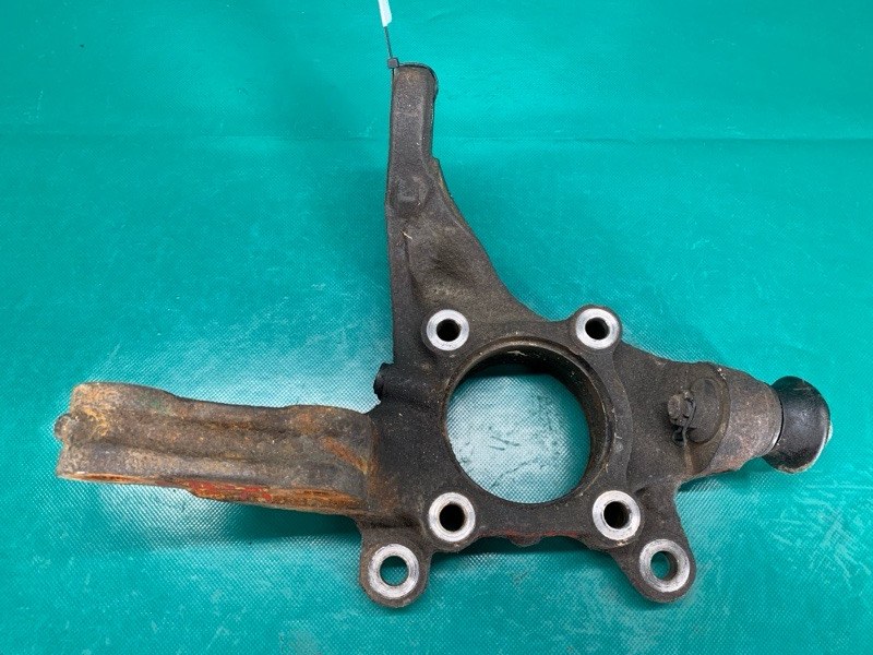 Кулак поворотный передний правый ACURA MDX (YD2) 06-13 2009 3.7 J37A1 51210-STX-A02 Б/У