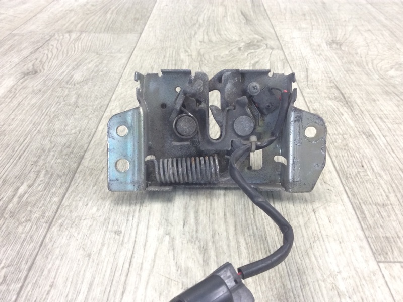 Замок капота OUTLANDER XL 05-13 2010 3.0 6B31