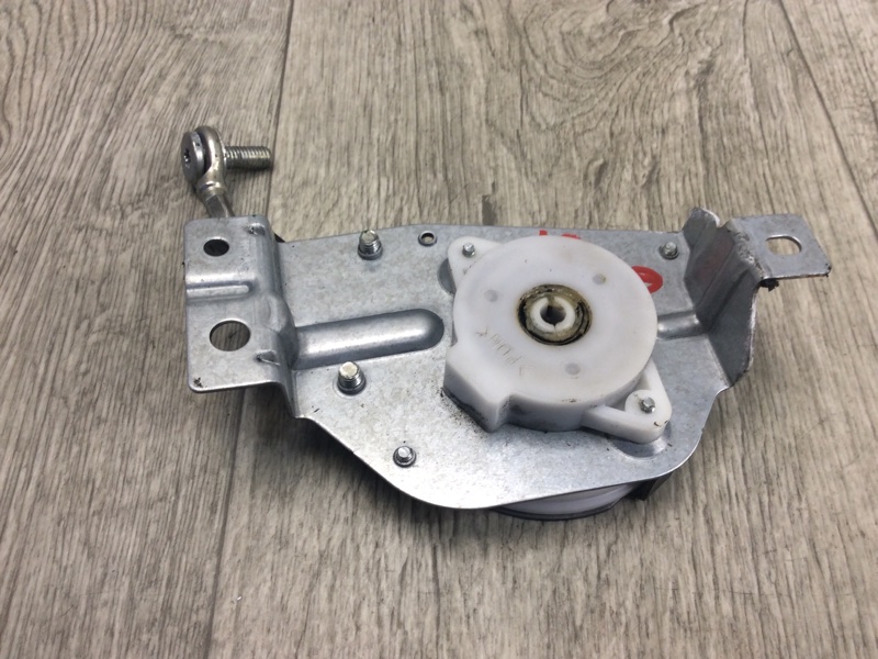 Трос замка багажника правый OUTLANDER XL 05-13 2010 3.0 6B31