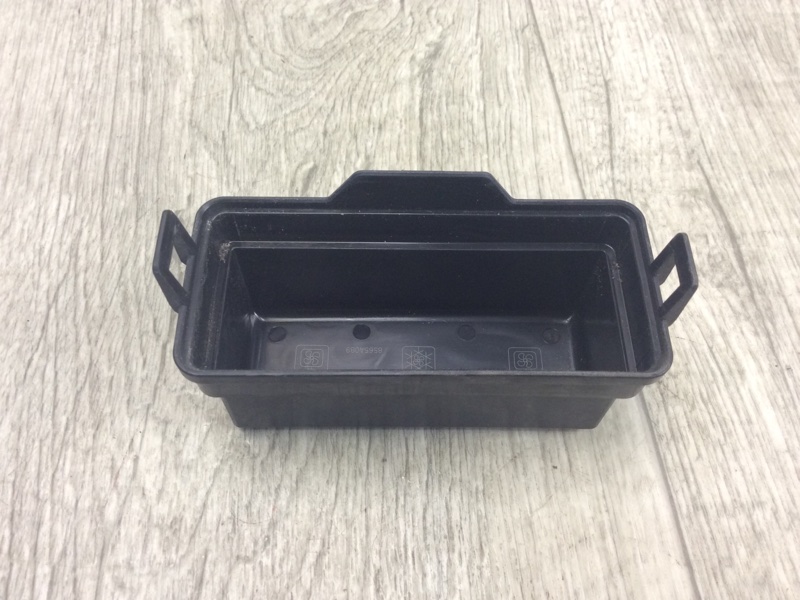 Блок предохранителей моторный отсек OUTLANDER XL 05-13 2010 3.0 6B31