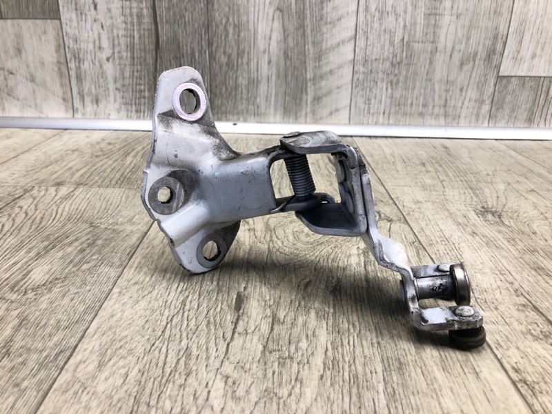 Ролик сдвижной двери средний правый NISSAN NV200 USA 13- 2013 2.0 MR20DE 82410JX00A Б/У