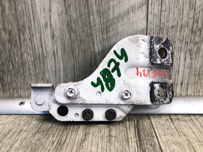 Ролик сдвижной двери верхний правый NV200 USA 13- 2013 2.0 MR20DE