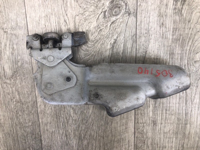 Ролик сдвижной двери нижний правый NISSAN NV200 USA 13- 2.0 MR20DE