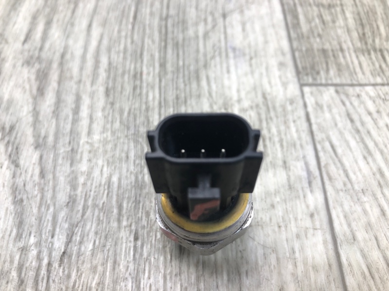 Датчик давления кондиционера NV200 USA 13- 2013 2.0 MR20DE