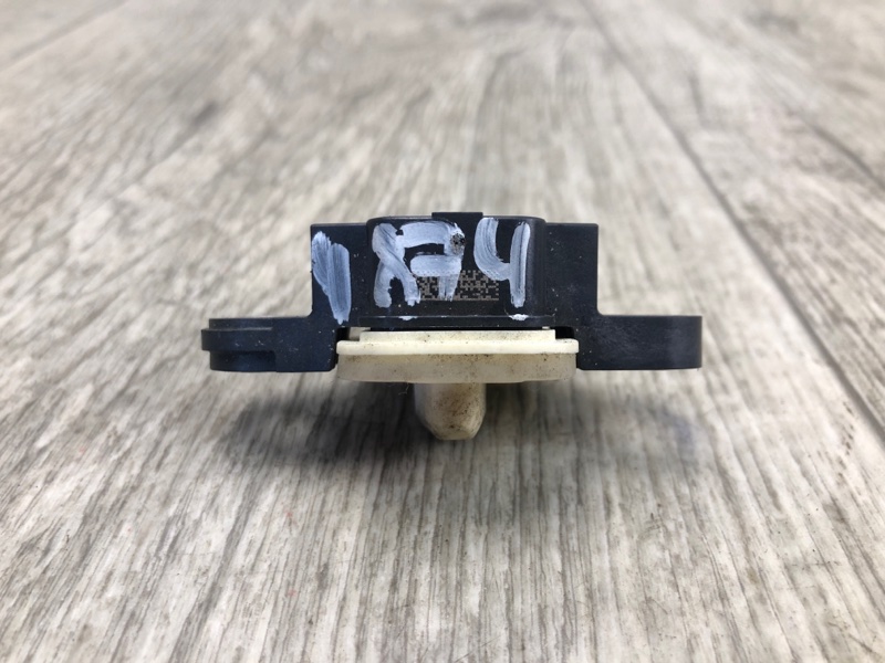 Датчик удара передний правый NV200 USA 13- 2013 2.0 MR20DE