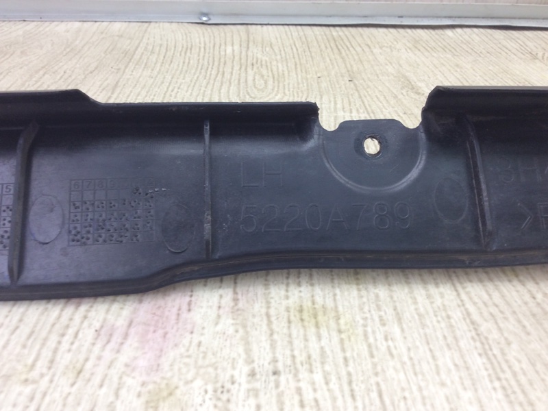 Накладка крыла передняя левая MITSUBISHI OUTLANDER XL 05-13 3.0 6B31