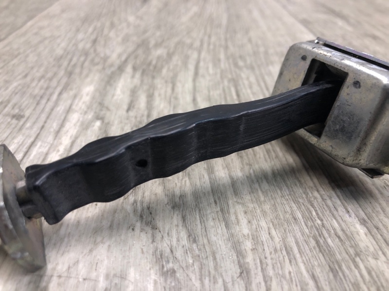 Ограничитель двери передний правый NV200 USA 13- 2013 2.0 MR20DE