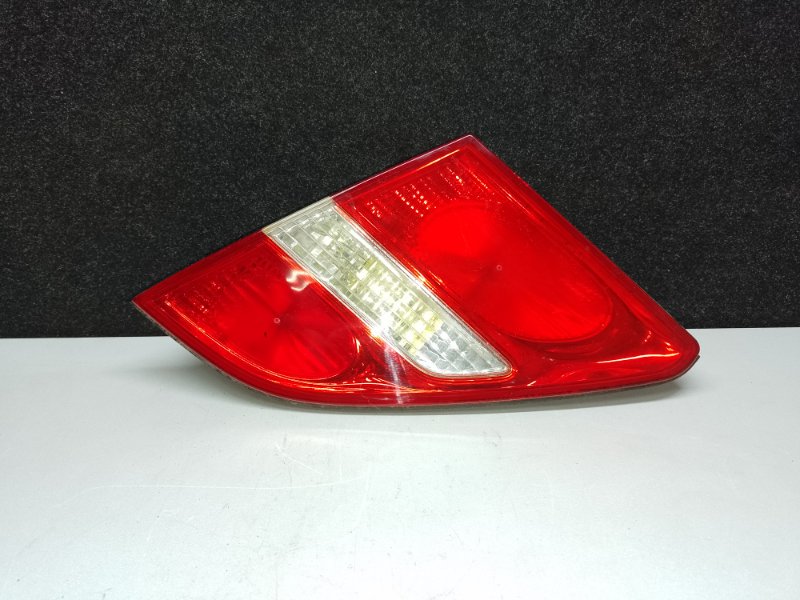 Фонарь внутренний правый LEXUS LS430 00-06 2002 4.3 3UZFE 81581-50110 Б/У