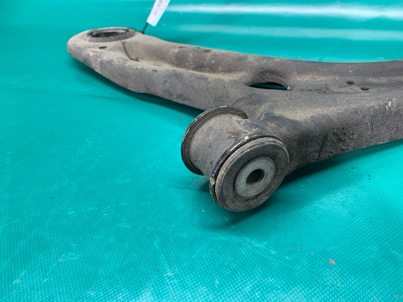 Рычаг передней подвески нижний передний левый PASSAT B7 11-15 11/2011 CBTA 2.5L