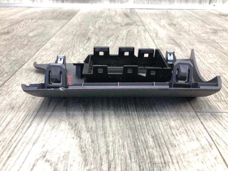 Накладка в салоне NV200 USA 13- 2013 2.0 MR20DE