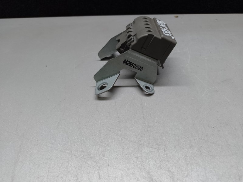 Блок электронный MATRIX 02-08 2002 ZZE132 1.8L 1ZZ-FE