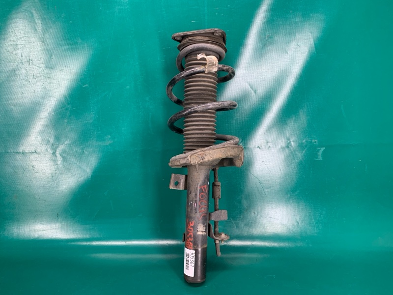 Амортизатор передний правый FORD FOCUS 10-18 BV61-18045-MBB Б/У