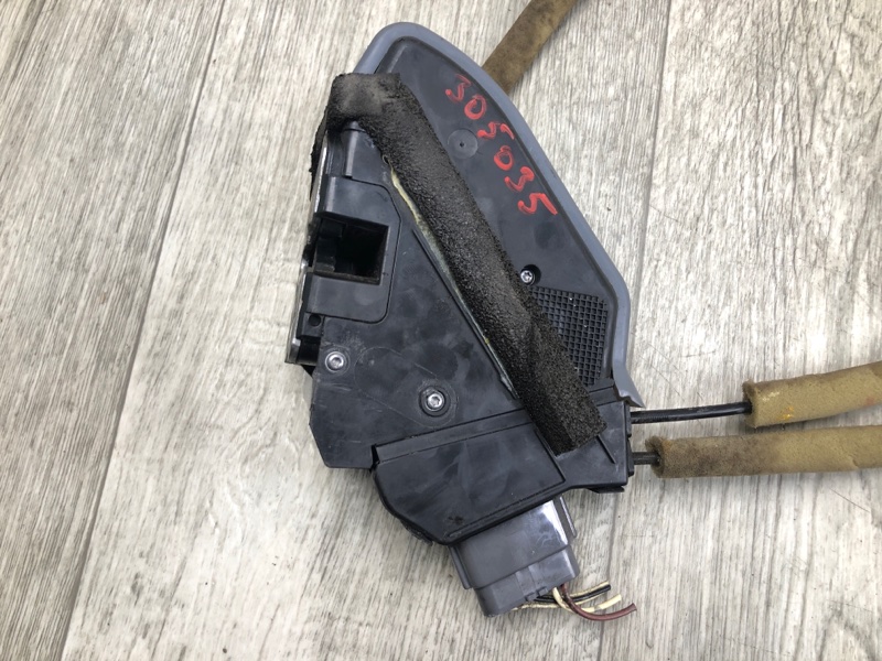 Замок двери передний левый NV200 USA 13- 2013 2.0 MR20DE