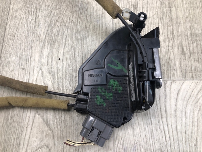 Замок двери передний левый NV200 USA 13- 2013 2.0 MR20DE