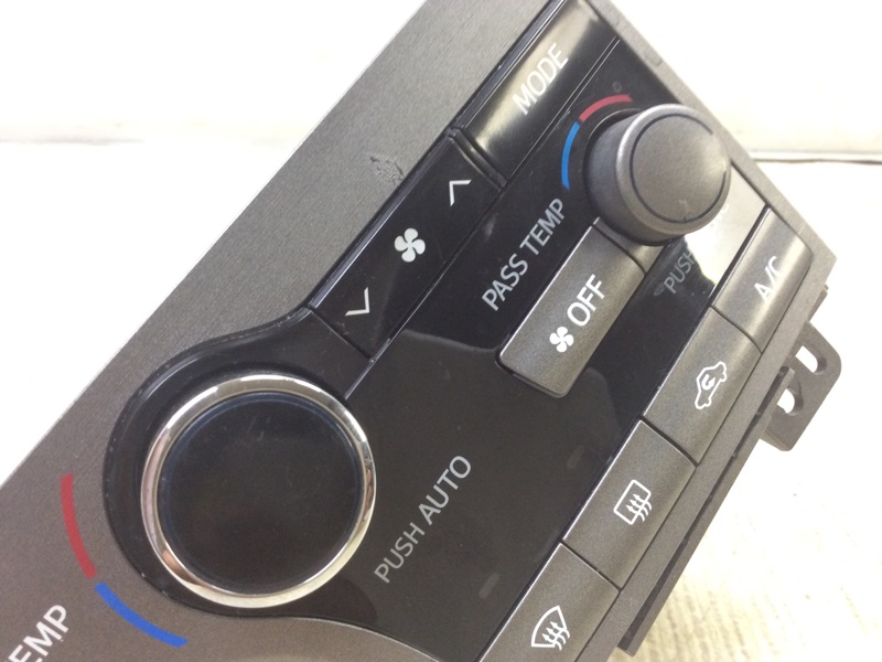 Блок управления печкой VENZA 09-16 2009 3.5 2GR-FE