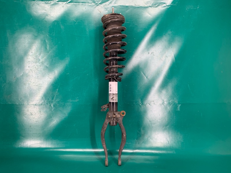 Запчасть амортизатор передний левый MAZDA 6 GG 02-07 2003 2.3 GM9A-34-900C Б/У Амортизатор передний левый MAZDA 6 GG 02-07 2003 2.3 GM9A-34-900C Б/У