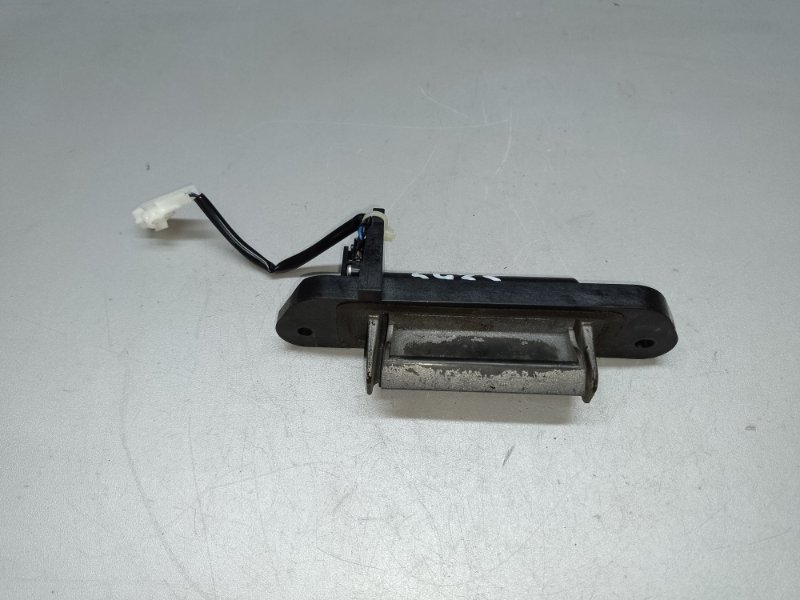 Кнопка открывания багажника наружная MITSUBISHI OUTLANDER XL 05-13 2006 3.0 6B31 MR959664 Б/У