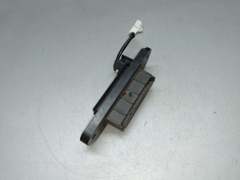 Кнопка открывания багажника наружная OUTLANDER XL 05-13 2006 3.0 6B31