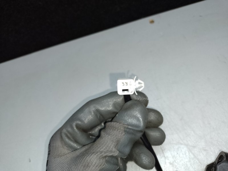 Кнопка открывания багажника наружная MITSUBISHI OUTLANDER XL 05-13 3.0 6B31