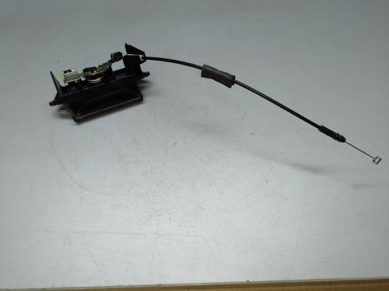 Запчасть ручка открывания багажника TOYOTA MATRIX 02-08 2002 ZZE132 1.8L 1ZZ-FE 69023-13020 Б/У Ручка открывания багажника TOYOTA MATRIX 02-08 2002 ZZE132 1.8L 1ZZ-FE 69023-13020 Б/У