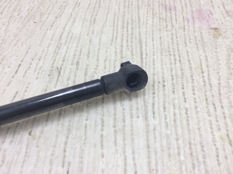 Амортизатор крышки багажника левый TOYOTA VENZA 09-16 3.5 2GR-FE Амортизатор крышки багажника левый TOYOTA VENZA 09-16 3.5 2GR-FE