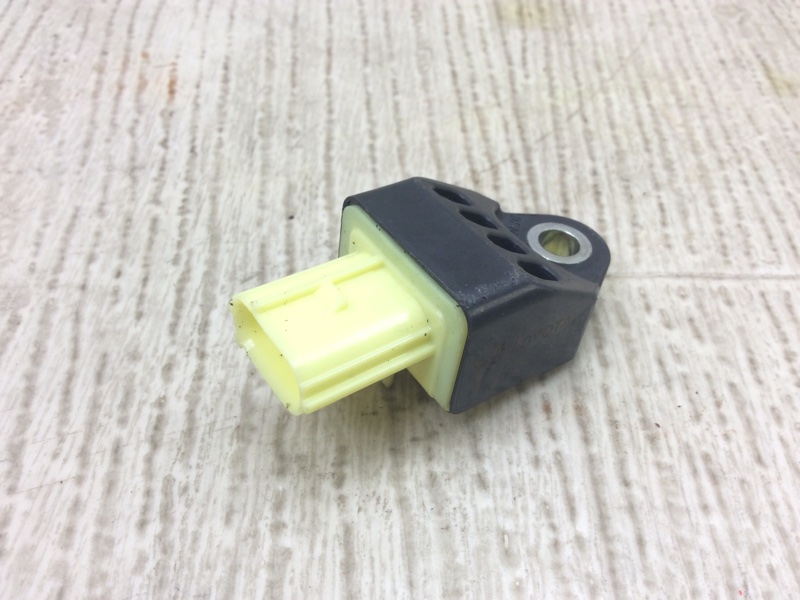 Запчасть датчик удара TOYOTA VENZA 09-16 2009 3.5 2GR-FE 898310T020 Б/У Датчик удара TOYOTA VENZA 09-16 2009 3.5 2GR-FE 898310T020 Б/У