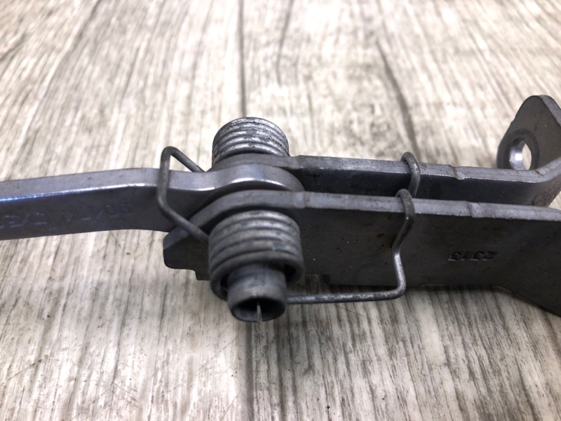 Ограничитель двери задний левый NV200 USA 13- 2013 2.0 MR20DE