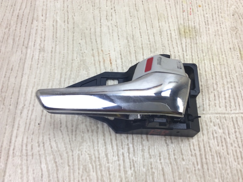 Запчасть ручка двери внутренняя задняя правая TOYOTA VENZA 09-16 2009 3.5 2GR-FE 692050T010B0 Б/У Ручка двери внутренняя задняя правая TOYOTA VENZA 09-16 2009 3.5 2GR-FE 692050T010B0 Б/У