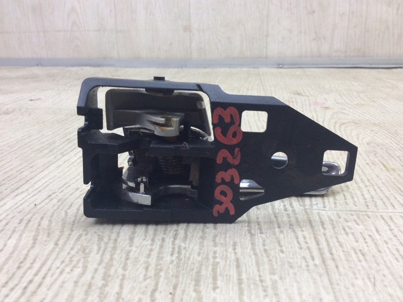 Ручка двери внутренняя задняя правая VENZA 09-16 2009 3.5 2GR-FE Ручка двери внутренняя задняя правая VENZA 09-16 2009 3.5 2GR-FE