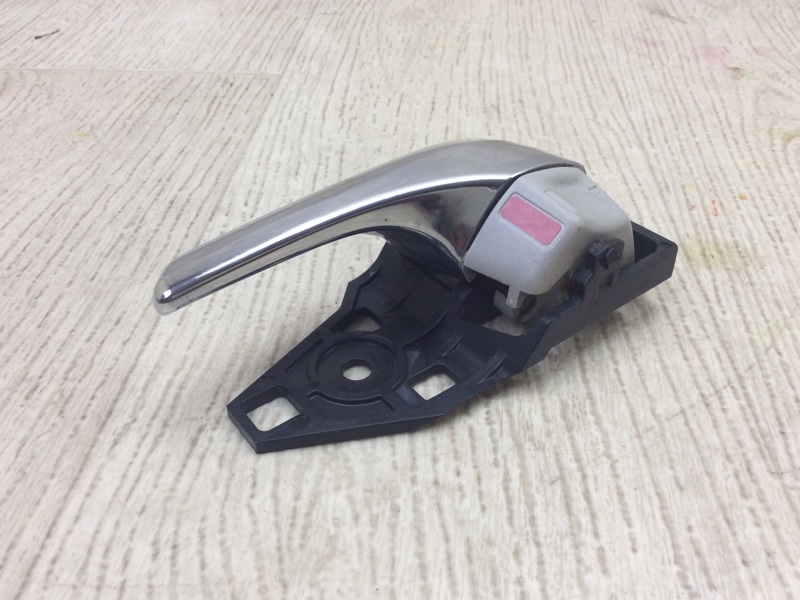 Ручка двери внутренняя задняя левая VENZA 09-16 2009 3.5 2GR-FE
