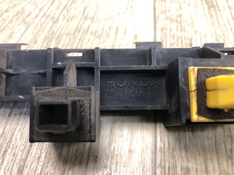 Кронштейн заднего бампера задний правый MDX (YD2) 06-13 2007 YD2 3.7 J37A1 Кронштейн заднего бампера задний правый MDX (YD2) 06-13 2007 YD2 3.7 J37A1