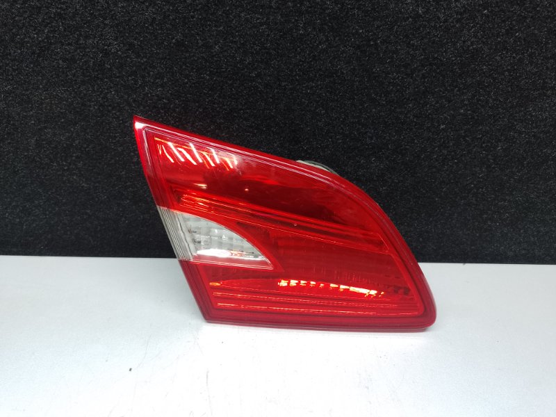 Фонарь внутренний левый NISSAN SENTRA B17 12-21 2018 1.8 MRA8DE 26555-3YU5A Б/У