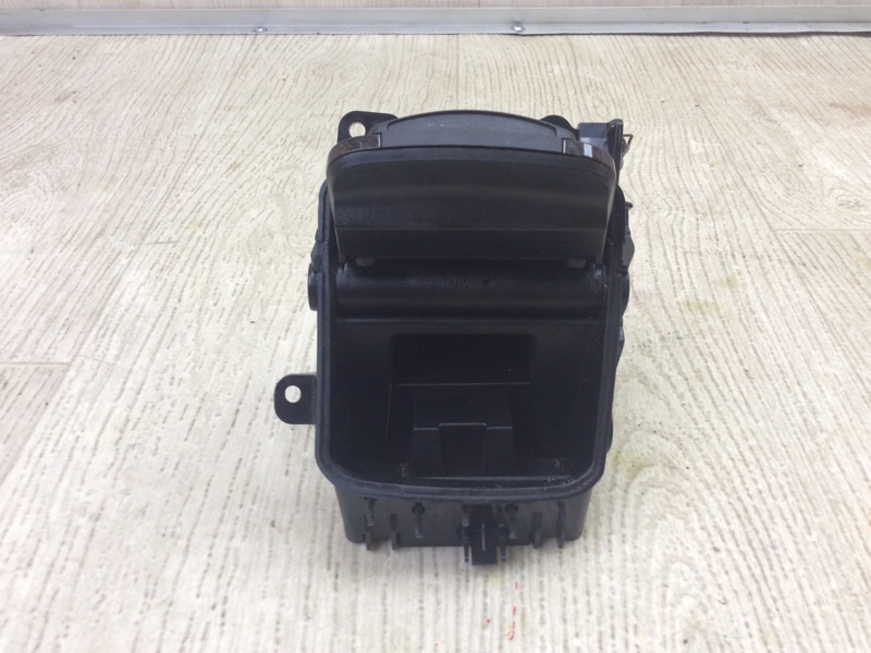 Пепельница VENZA 09-16 2009 3.5 2GR-FE