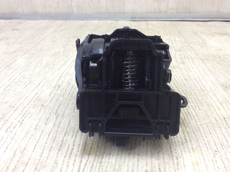 Пепельница VENZA 09-16 2009 3.5 2GR-FE