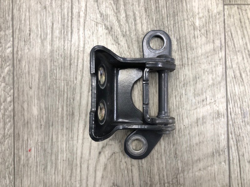 Петля двери верхняя задняя правая ACURA MDX (YD2) 06-13 2007 YD2 3.7 J37A1 67910-SJC-A01ZZ Б/У