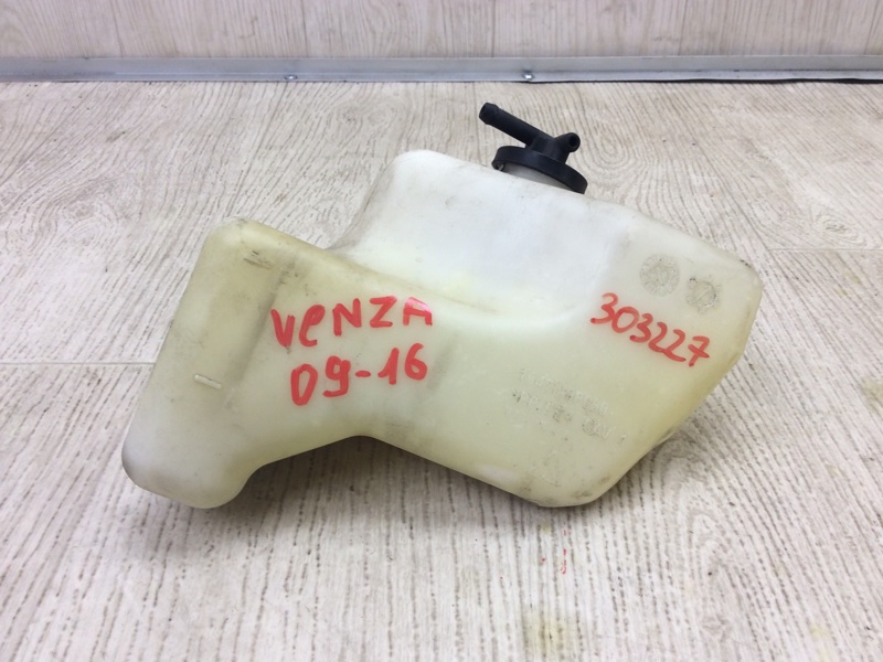 Запчасть бачок расширительный TOYOTA VENZA 09-16 2009 3.5 2GR-FE 164700P030 Б/У Бачок расширительный TOYOTA VENZA 09-16 2009 3.5 2GR-FE 164700P030 Б/У
