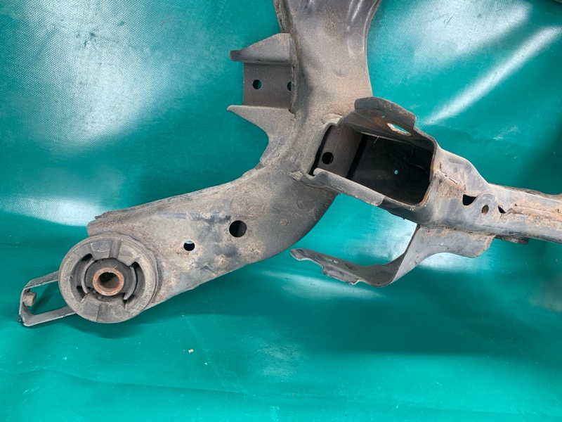 Балка задней подвески задняя M25/M37/M56/Q70/M35H 10-16 2010 Седан 3.7 VQ37VHR