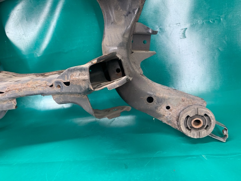 Балка задней подвески задняя M25/M37/M56/Q70/M35H 10-16 2010 Седан 3.7 VQ37VHR