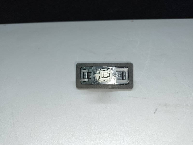 Подсветка номера SENTRA B17 12-21 2018 1.8 MRA8DE