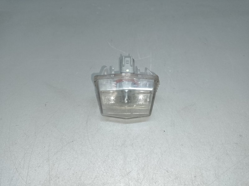 Запчасть подсветка номера MAZDA 6 GH 07-12 2008 2.5 L (L5-VE) GS3L-51-270C Б/У Подсветка номера MAZDA 6 GH 07-12 2008 2.5 L (L5-VE) GS3L-51-270C Б/У