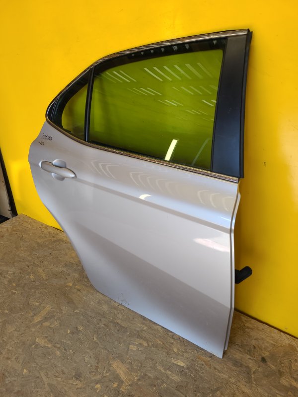 Дверь задняя правая TOYOTA CAMRY 70 17- Дверь задняя правая TOYOTA CAMRY 70 17-