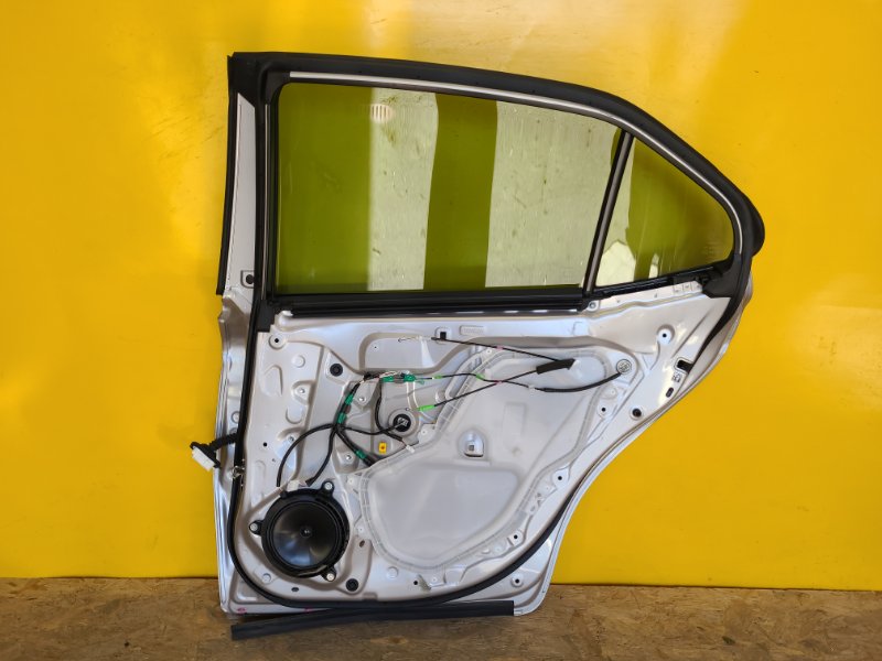 Дверь задняя правая CAMRY 70 17- Дверь задняя правая CAMRY 70 17-