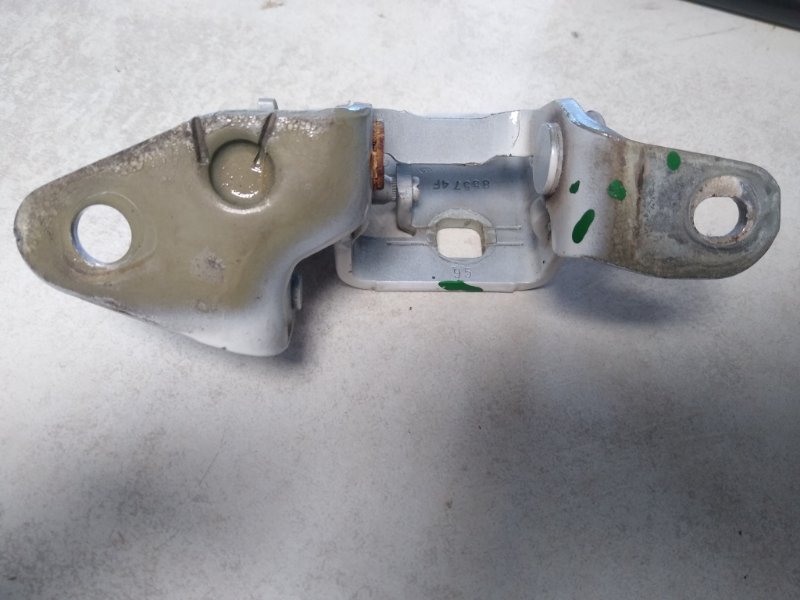 Петля двери нижняя передняя правая 200 10-14 2013 3.6 ERB Петля двери нижняя передняя правая 200 10-14 2013 3.6 ERB