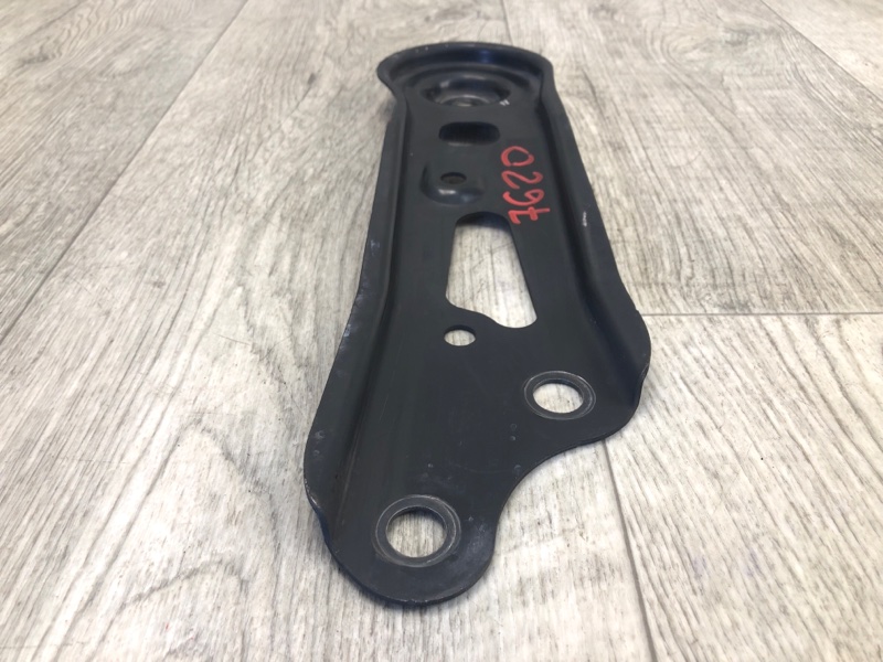 Крепление балки подвески переднее правое MDX (YD2) 06-13 2007 YD2 3.7 J37A1