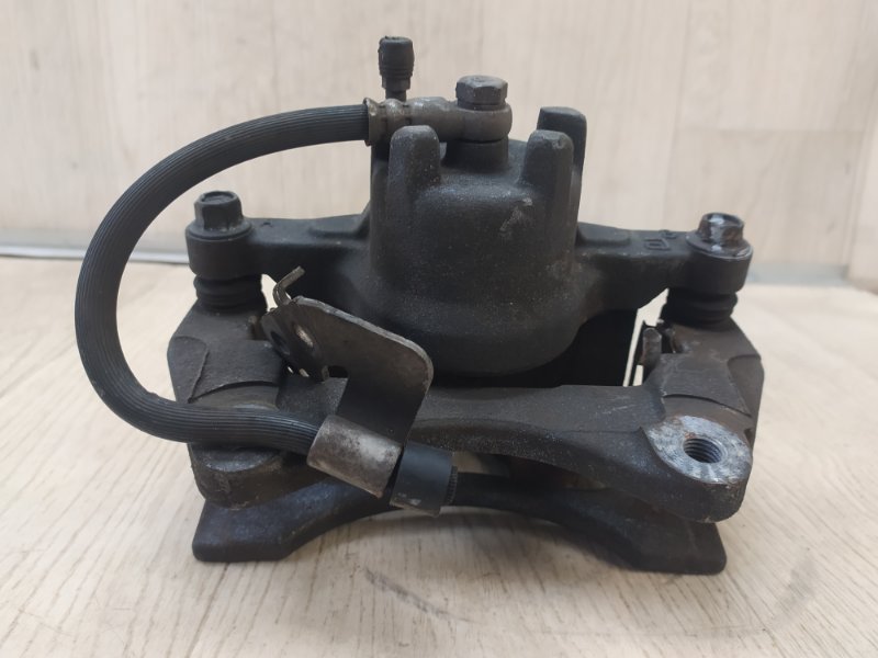 Суппорт тормозной передний левый AVENGER 07-14 2011 JS 3.6 ERB