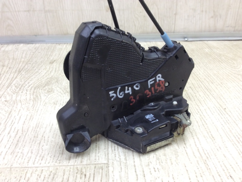 Замок двери передний правый VENZA 09-16 2009 3.5 2GR-FE