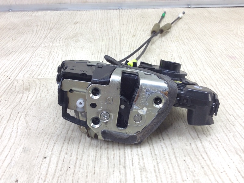 Замок двери передний правый TOYOTA VENZA 09-16 3.5 2GR-FE